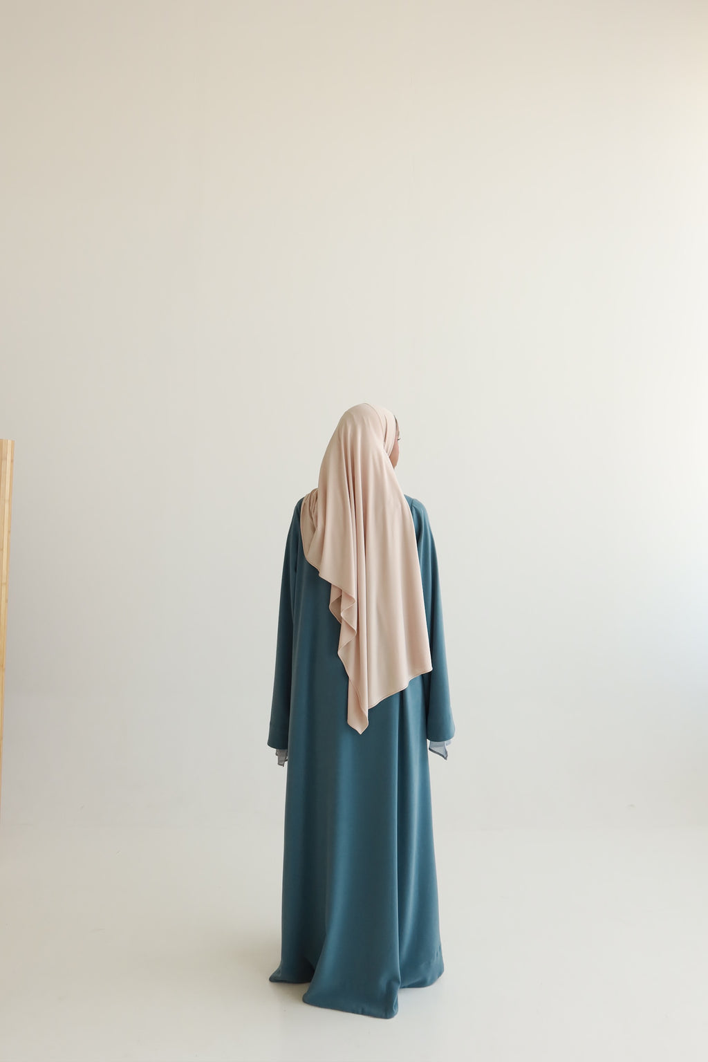 Elara – Petrol Mist