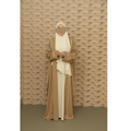 Moderne open abaya in neutrale tinten, luchtige stof en verfijnde afwerking voor een stijlvolle en comfortabele uitstraling.
